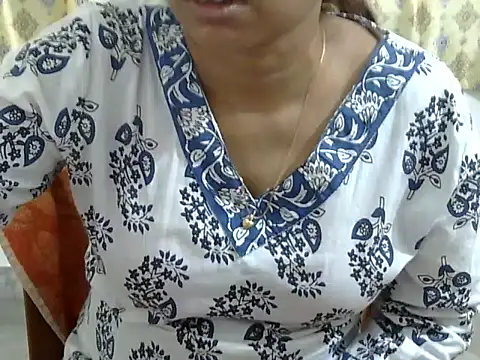 Snapshot of CHAMELI4747 chatting on 07-07-26, 09:13 CHAMELI4747 online show from 07-07-26, 09:13