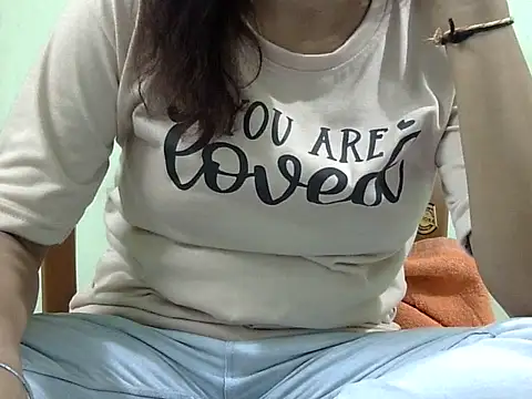 CHAMELI4747 online show from 09-25-25, 08:31