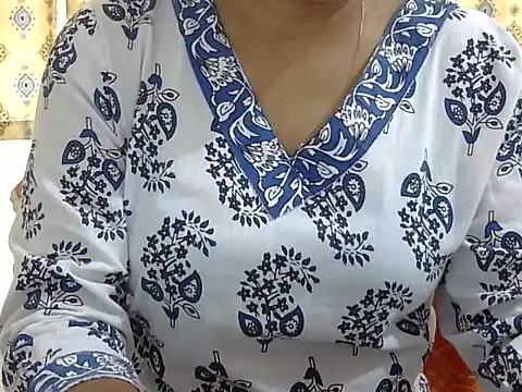 Snapshot of CHAMELI4747 chatting on 07-12-26, 06:14 CHAMELI4747 online show from 07-12-26, 06:14