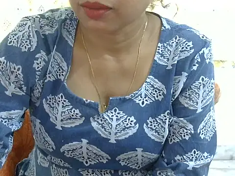 Snapshot of CHAMELI4747 chatting on 06-13-26, 08:34 CHAMELI4747 online show from 06-13-26, 08:34