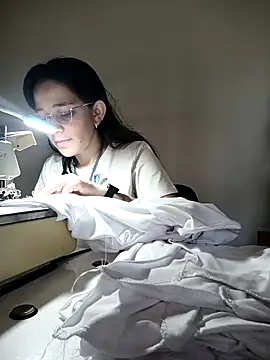 Isabella5 Brown  online show from 10-05-25, 05:47