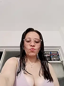 Isabella5 Brown  online show from 11-23-25, 06:51