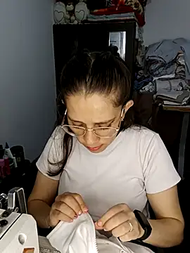 Isabella5 Brown  online show from 12-02-25, 04:30