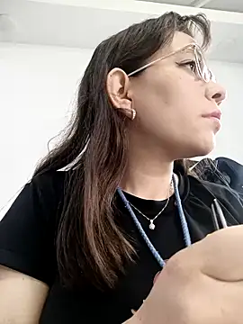 Isabella5 Brown  online show from 10-03-25, 05:03