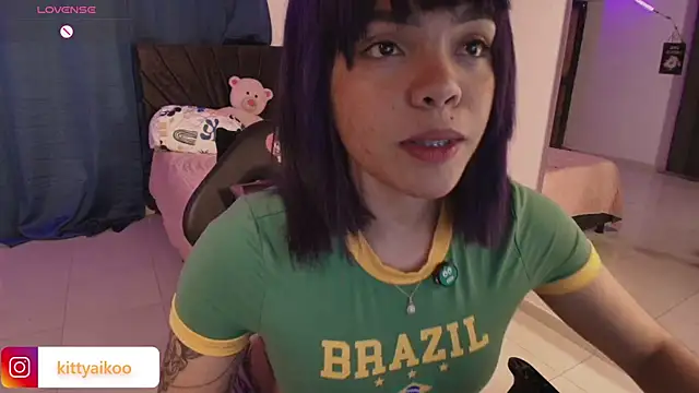 kitty aikooo online show from 04-12-26, 08:17