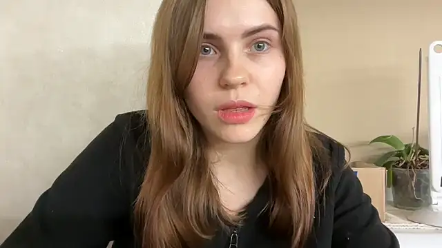 Snapshot of Delilah_Leila chatting on 12-04-25, 10:09 Delilah Leila online show from 12-04-25, 10:09