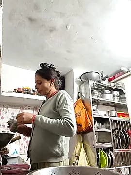 ISHANI-SINGH online show from 11-18-25, 03:37