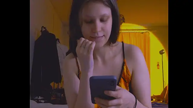 Snapshot of Lunliss chatting on 06-28-26, 06:03 Lunliss online show from 06-28-26, 06:03