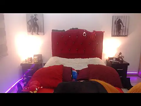 CharlotteBrooks online show from 05-12-26, 10:05