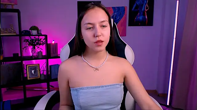 CindySparkl online show from 12-19-25, 03:54