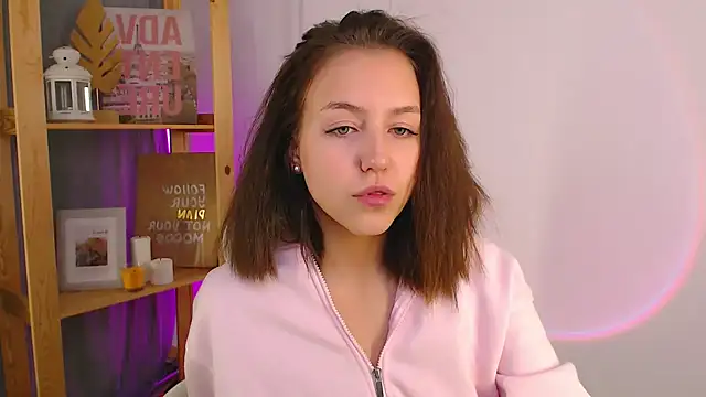 CindySparkl online show from 11-18-25, 07:22