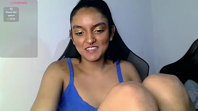 Snapshot of Ari_20_ chatting on 10-06-25, 02:46 Ari 20 online show from 10-06-25, 02:46