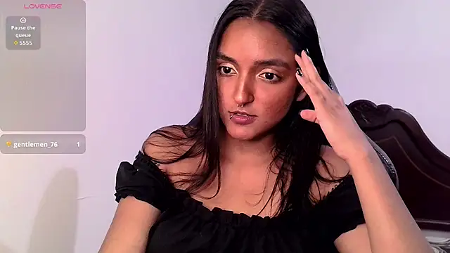Snapshot of Ari_20_ chatting on 09-30-25, 10:27 Ari 20 online show from 09-30-25, 10:27