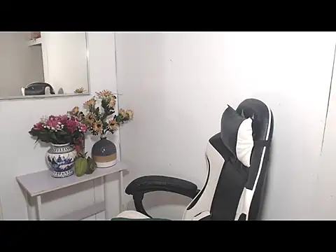 maxiegreyxoxo online show from 11-04-25, 02:59