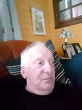 Snapshot of Solek56 chatting on 02-14-26, 03:23 Solek56 online show from 02-14-26, 03:23