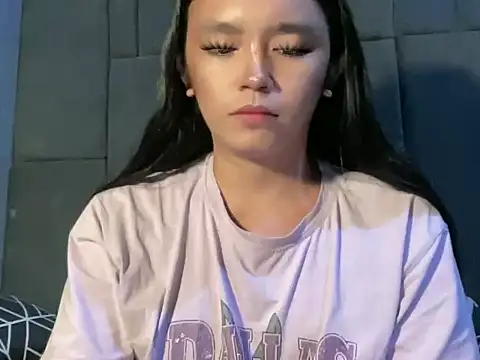 Claudia Johnson online show from 11-04-25, 06:33