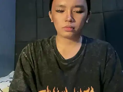 Claudia Johnson online show from 11-14-25, 02:26