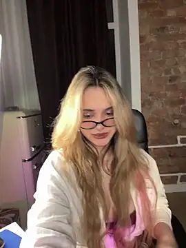 Chloe Ravens online show from 09-30-25, 08:15