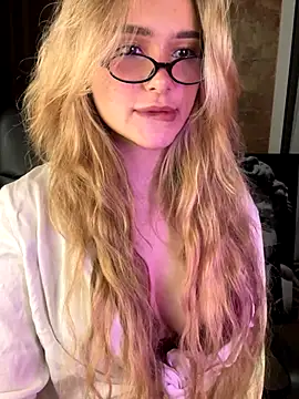 Chloe Ravens online show from 10-11-25, 08:10