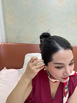 Snapshot of Candice888 chatting on 02-03-26, 02:33 Candice888 online show from 02-03-26, 02:33