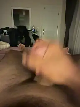 Snapshot of adonis_00 chatting on 11-09-25, 06:56 adonis 00 online show from 11-09-25, 06:56