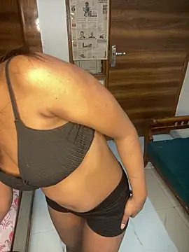 Snapshot of mickle_james chatting on 02-08-26, 05:54 mickle james online show from 02-08-26, 05:54