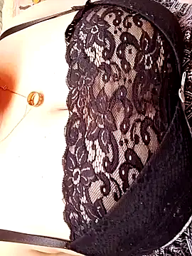 Snapshot of Hnonasix89 chatting on 05-01-26, 11:04 Hnonasix89 online show from 05-01-26, 11:04