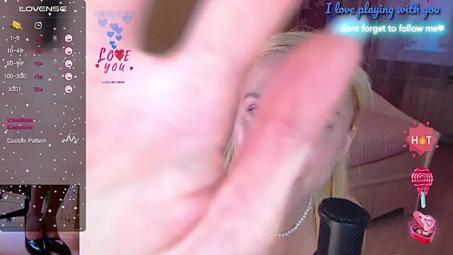 LiSinDoll online show from 10-17-25, 06:39