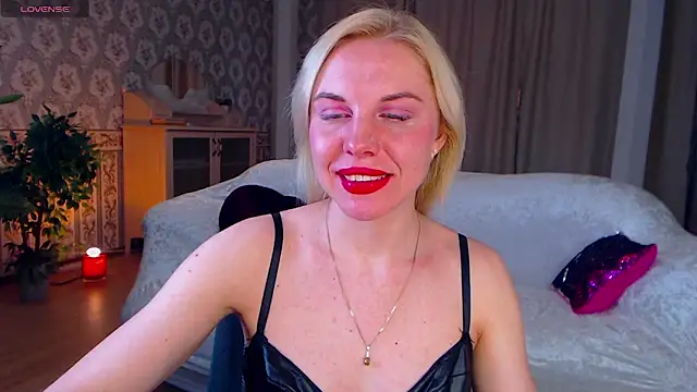 LiSinDoll online show from 04-06-26, 01:23