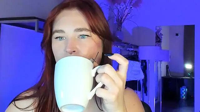 Meri Cutte online show from 11-27-25, 01:44