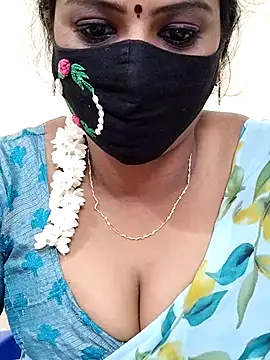 Snapshot of yoga-mithraa chatting on 11-08-25, 02:09 yoga-mithraa online show from 11-08-25, 02:09