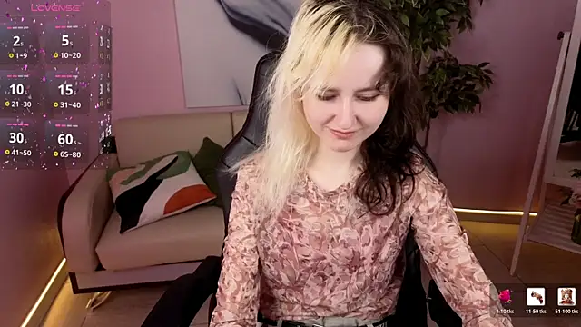 girl next doorr online show from 05-17-26, 01:11