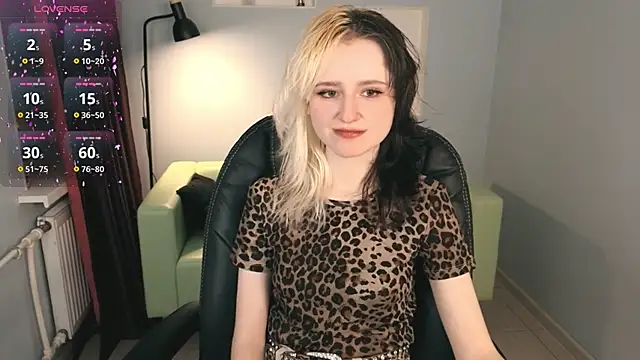 girl next doorr online show from 03-08-26, 01:14