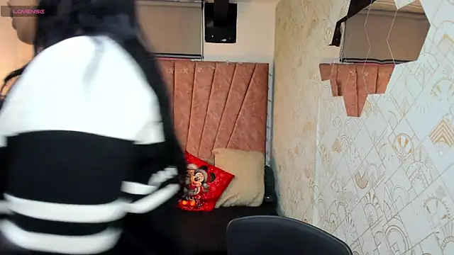 Lia Blake  online show from 01-10-26, 12:11