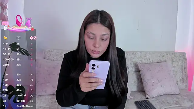 Snapshot of missweetpeach chatting on 06-14-26, 10:00 missweetpeach online show from 06-14-26, 10:00