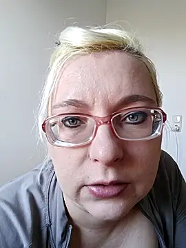 Snapshot of VikaKing chatting on 01-16-26, 10:08 VikaKing online show from 01-16-26, 10:08