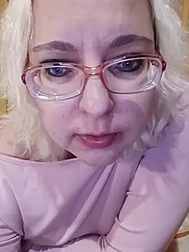 Snapshot of VikaKing chatting on 02-06-26, 04:58 VikaKing online show from 02-06-26, 04:58