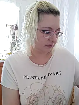 Snapshot of VikaKing chatting on 02-28-26, 09:31 VikaKing online show from 02-28-26, 09:31