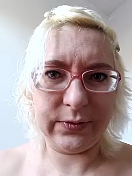 Snapshot of VikaKing chatting on 01-17-26, 10:08 VikaKing online show from 01-17-26, 10:08