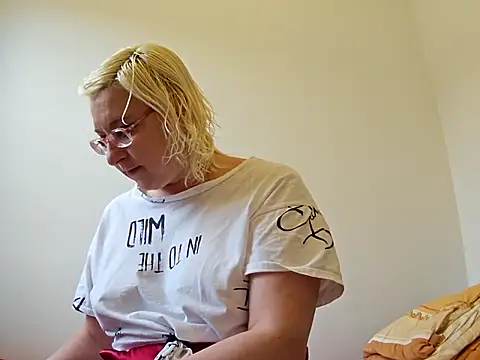 Snapshot of VikaKing chatting on 01-14-26, 10:30 VikaKing online show from 01-14-26, 10:30