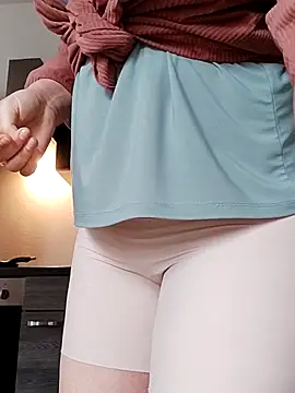 Snapshot of VikaKing chatting on 12-22-25, 08:47 VikaKing online show from 12-22-25, 08:47