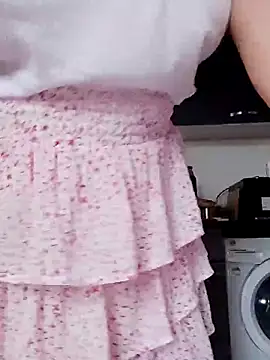 Snapshot of VikaKing chatting on 11-17-25, 09:02 VikaKing online show from 11-17-25, 09:02