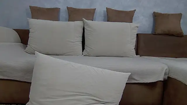 Enna-Kymm online show from 06-18-26, 05:06