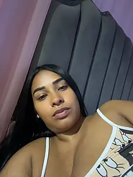 ericajohnson  online show from 04-18-26, 10:43