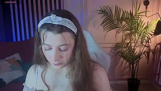 Snapshot of Queen_Michelle_ chatting on 09-29-25, 07:04 Queen Michelle online show from 09-29-25, 07:04