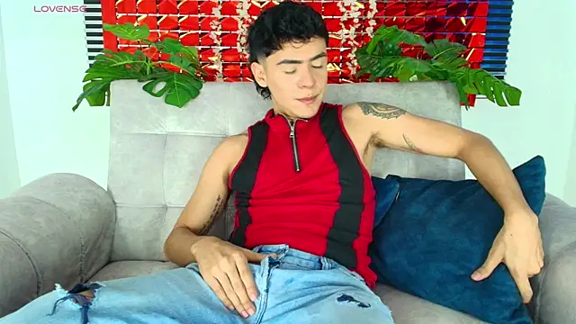 CamiiGuzmanX online show from 02-11-26, 09:47