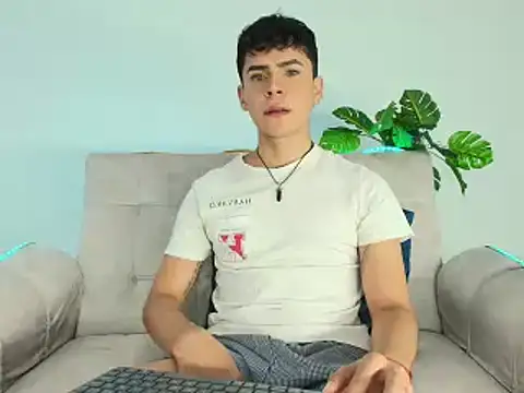 CamiiGuzmanX online show from 09-20-25, 07:30