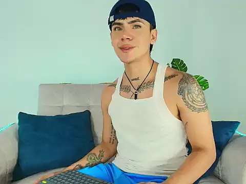 CamiiGuzmanX online show from 09-23-25, 08:38