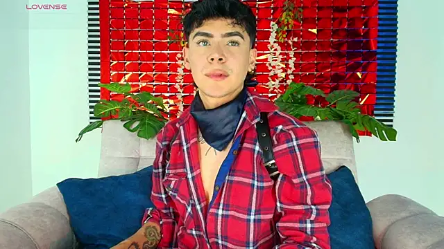 CamiiGuzmanX online show from 02-12-26, 08:19