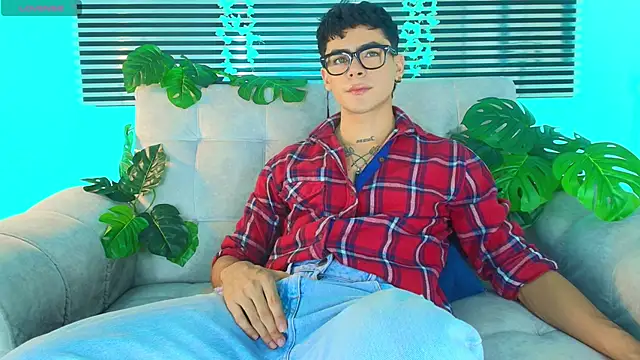 CamiiGuzmanX online show from 05-29-26, 08:37